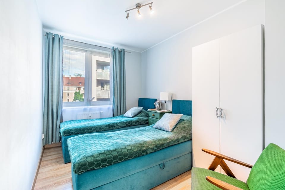 2 Bed Flat - Sleeps 4 - Parking - Wifi Apartment in Szczecin