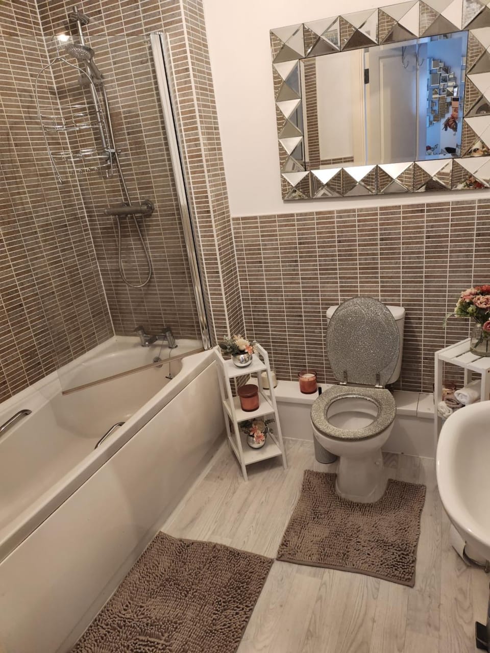 Rothwell Apartment in Swansea