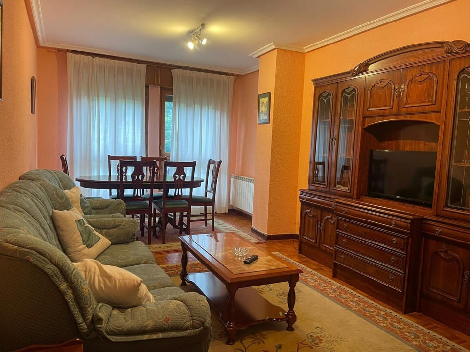 TV and multimedia, Living room, Dining area