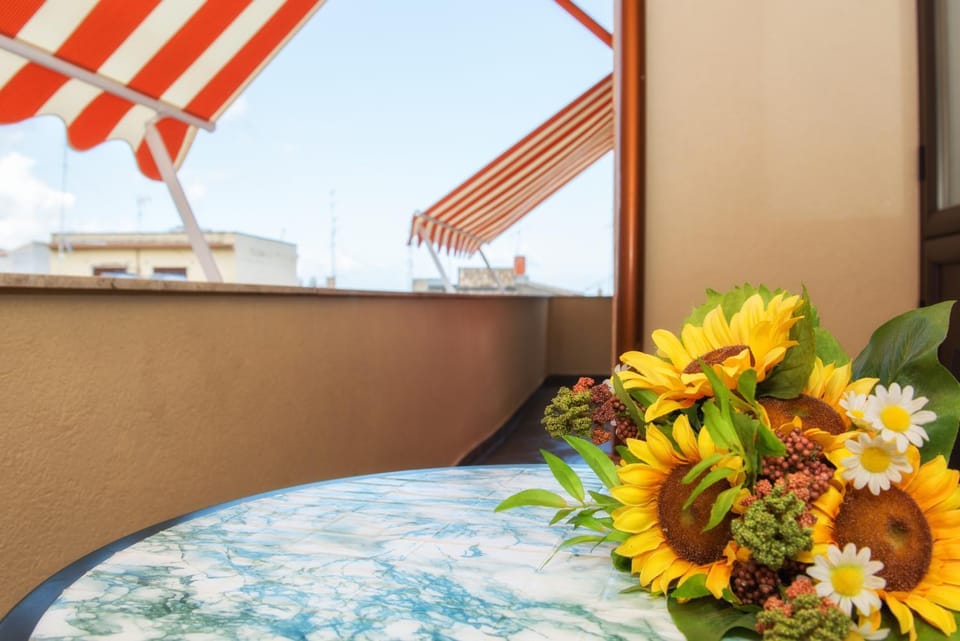 View (from property/room), Balcony/Terrace