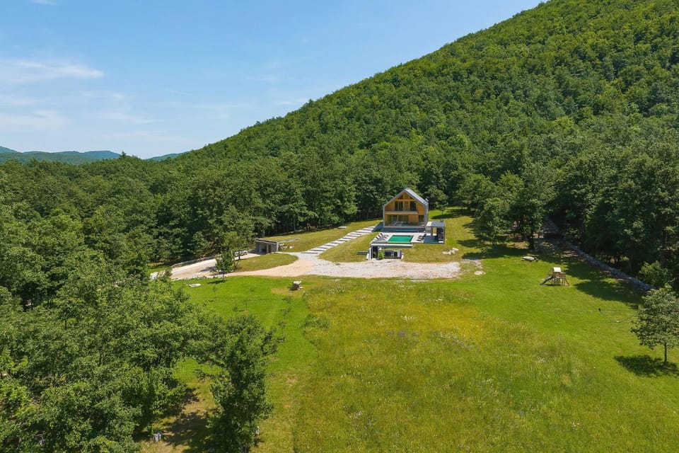Nearby landmark, Neighbourhood, Bird's eye view