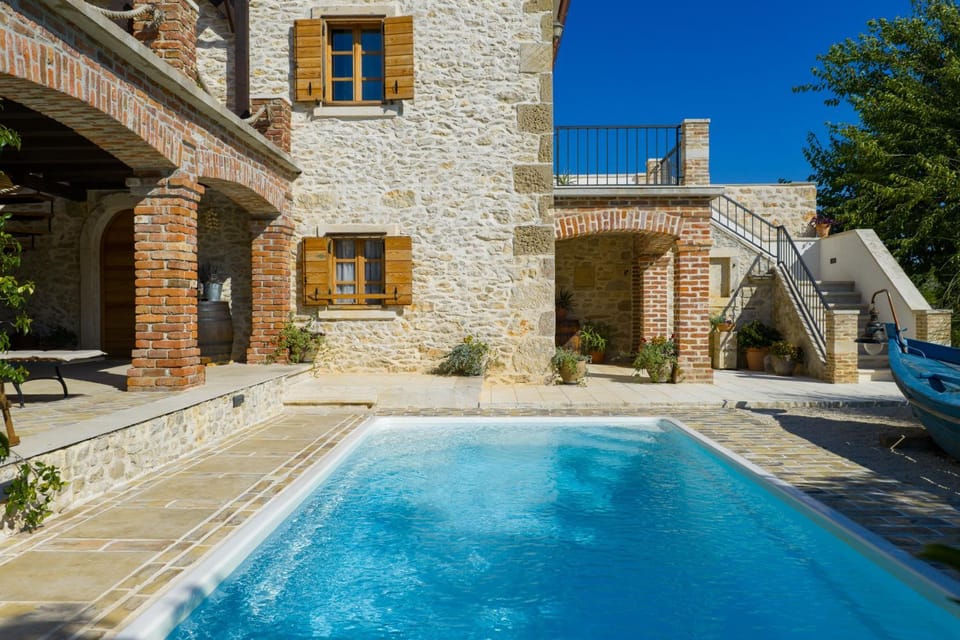 Property building, Facade/entrance, Off site, Swimming pool