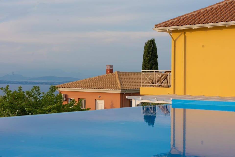 Day, Natural landscape, View (from property/room), Balcony/Terrace, Pool view, Sea view, Swimming pool