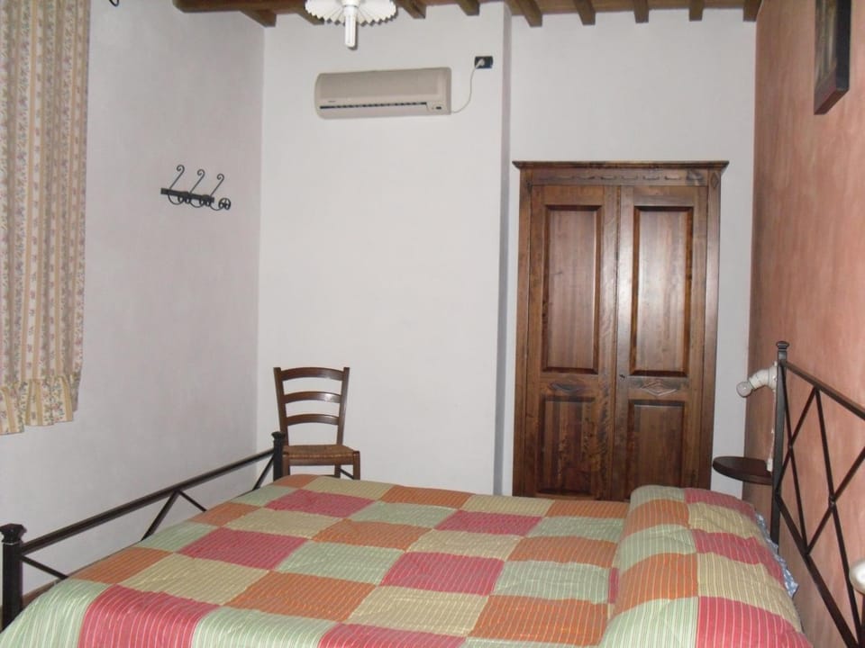 Agriturismo Isolotto Farm Stay in Tuscany