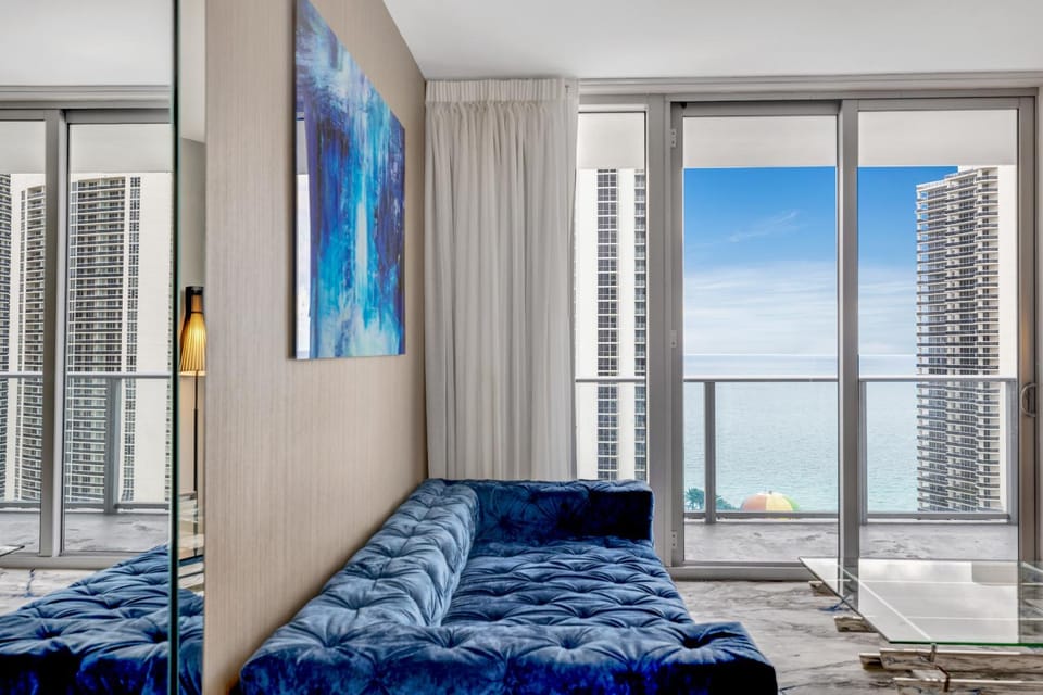 Living room, Photo of the whole room, Seating area, Sea view