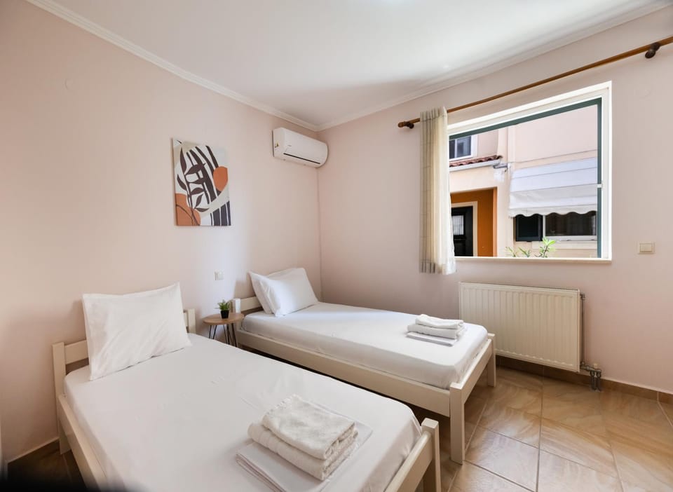 Bed, Bedroom, internet, air conditioner
