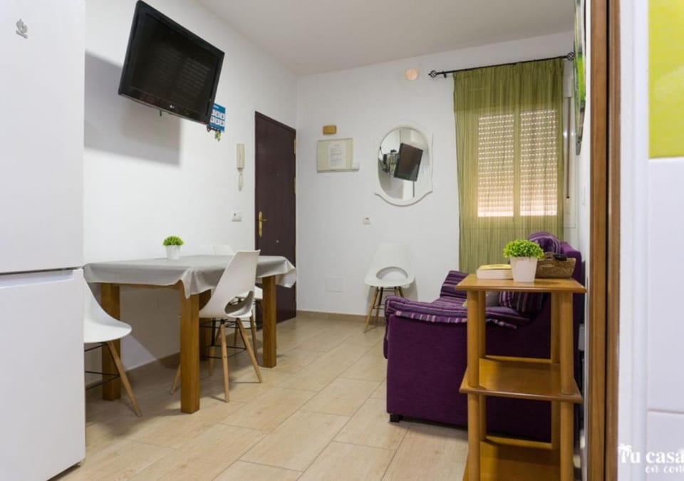 TV and multimedia, Seating area, Dining area