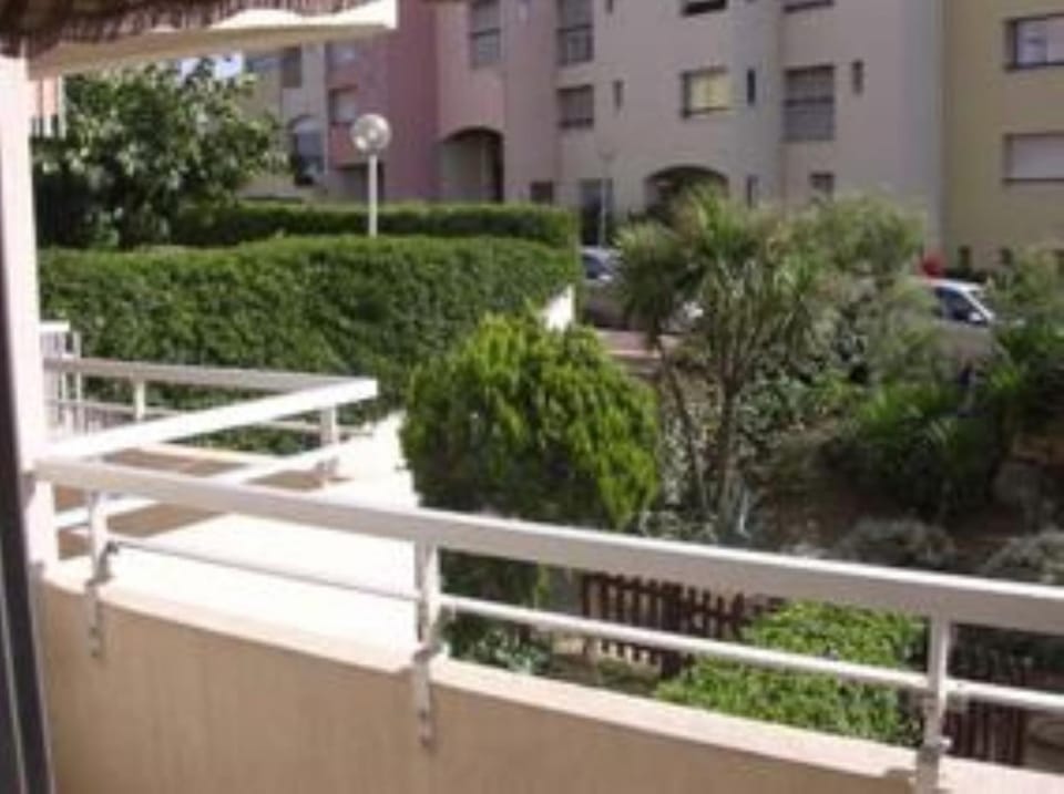 Balcony/Terrace, Garden view