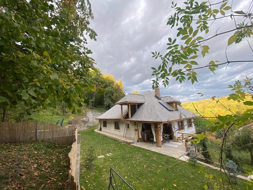 Casa cu șindrilă House in Prahova, Romania