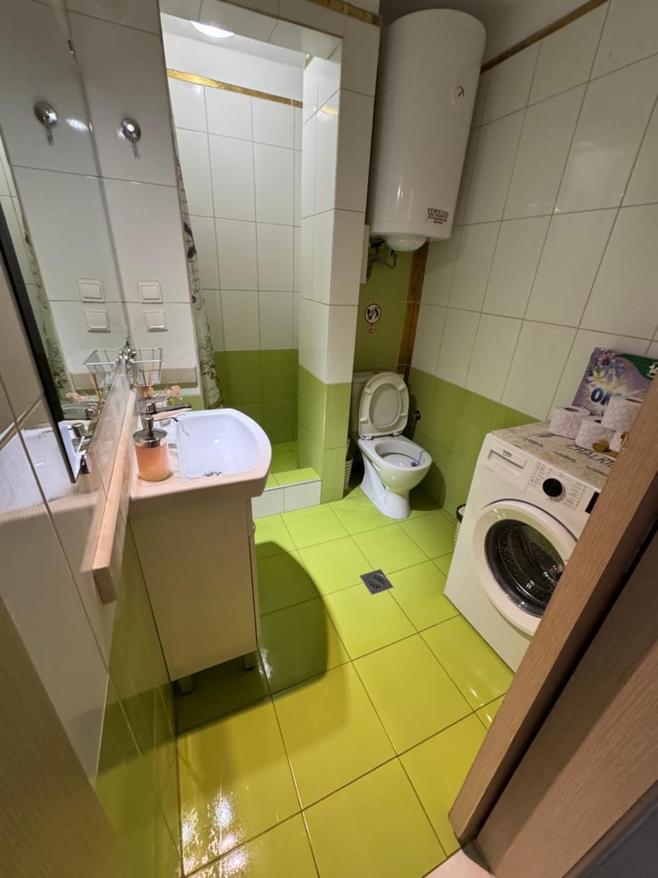 Shower, Toilet, Bathroom, washing machine