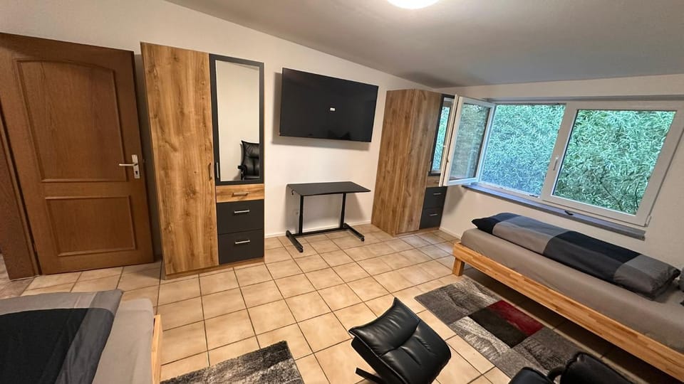 TV and multimedia, Seating area, wardrobe