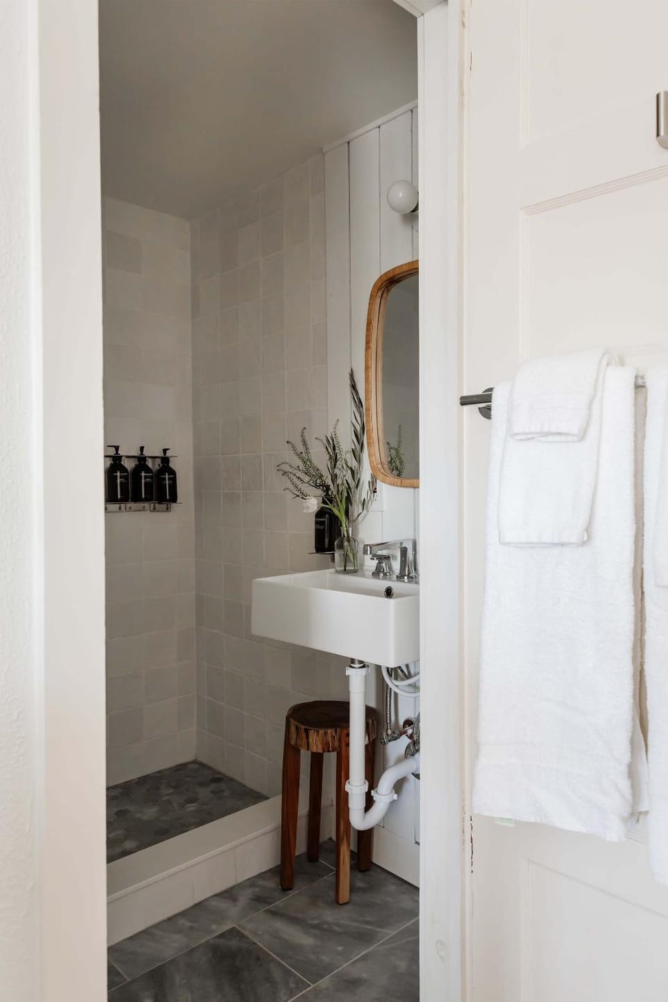Bathroom, towels