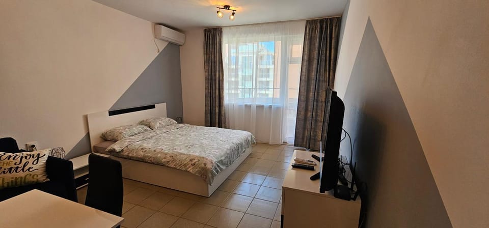 TV and multimedia, Photo of the whole room, Evening entertainment, Bedroom, air conditioner