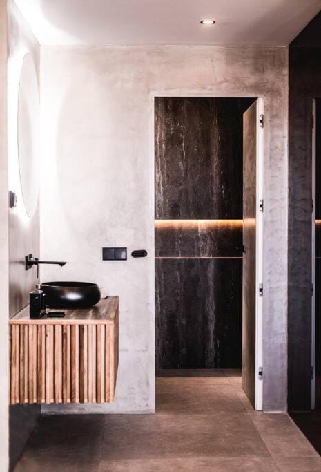 Portside Suite Banus Apartment in Marbella