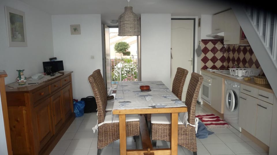 duplex pleine vue mer piscine plage a pied 5 minutes internet parking Apartment in Fleury