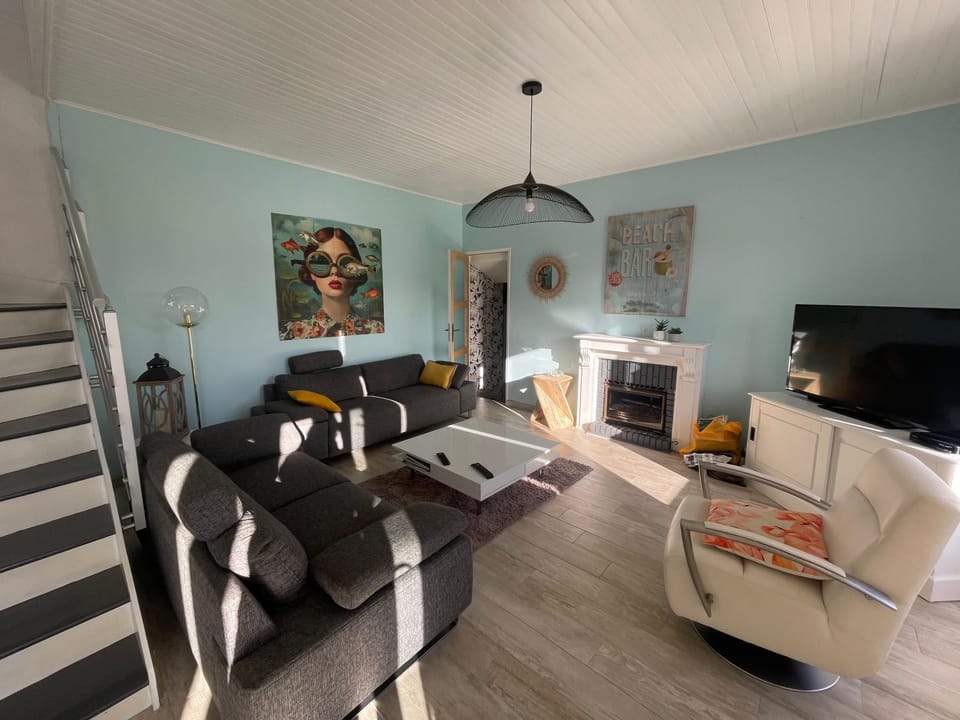 Maison bord de mer avec piscine chauffée à Trebeurden , côte de granit rose House in Brittany