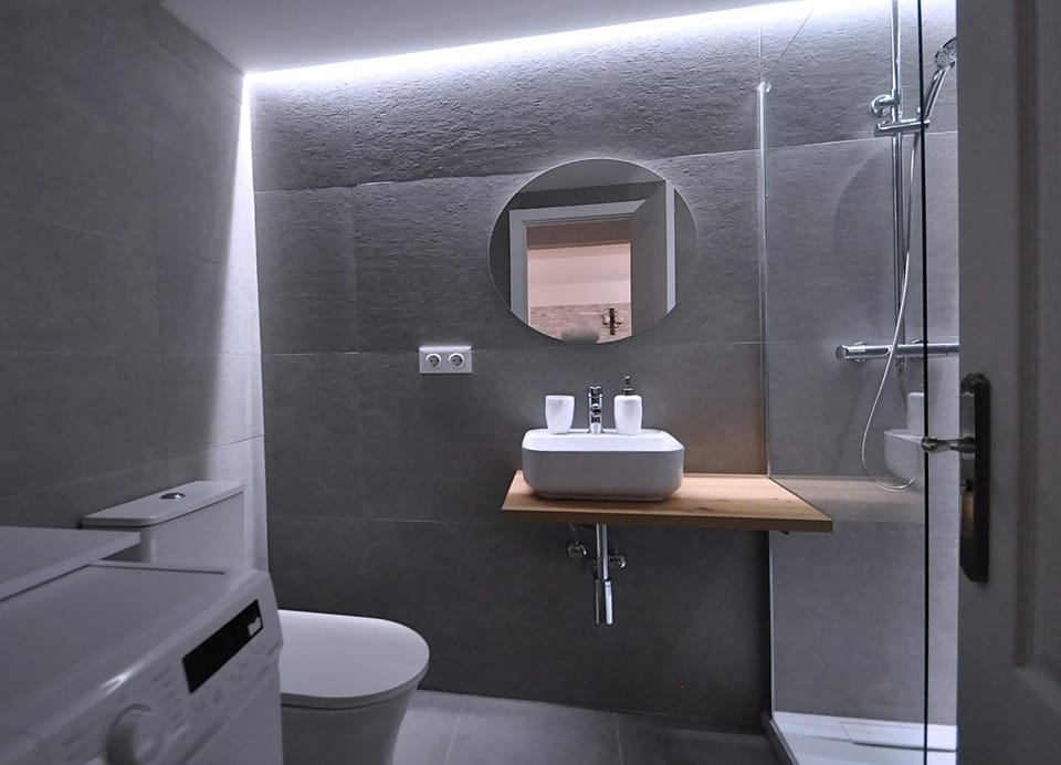 Shower, Toilet, Bathroom, washing machine