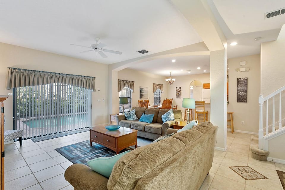 Paradise Resort Styles 4 BEDROOMS with 3 baths Pool and SPA House in Four Corners