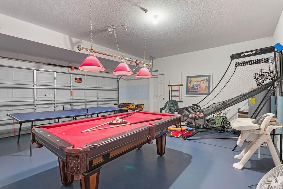 Paradise Resort Styles 4 BEDROOMS with 3 baths Pool and SPA House in Four Corners