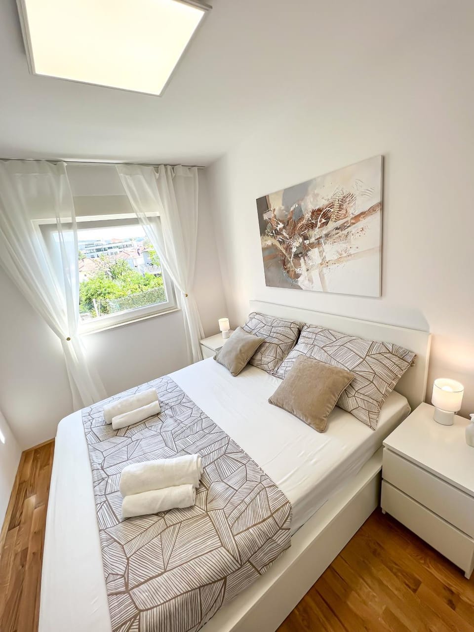 Holiday Star Apartment Apartment in Okrug Gornji