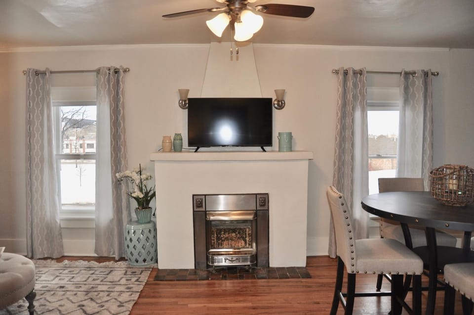 Cozy 2 BDRM Vacation Rental - 1 Mile to Dtwn Rapid City Apartment in Rapid City