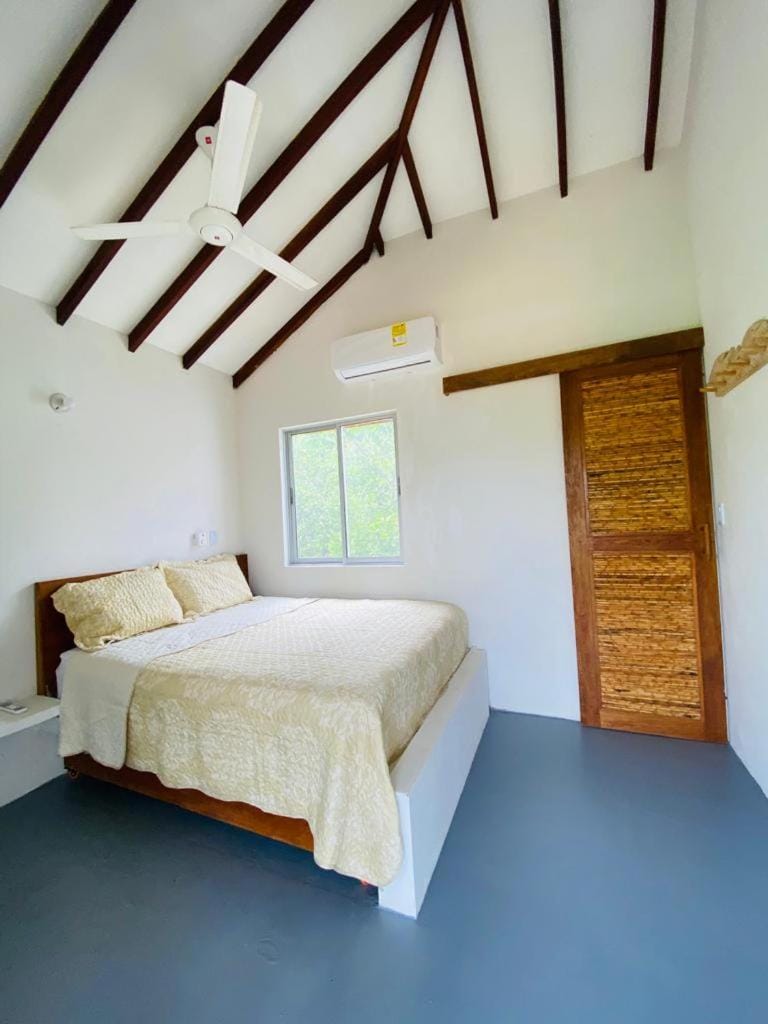 Bed, Photo of the whole room, Decorative detail, Bedroom, wardrobe, air conditioner