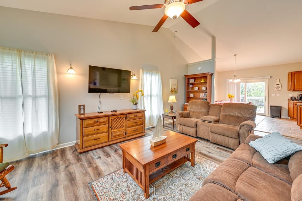 Home with Private Pool - 15 miles to Ark Encounter! House in Ohio