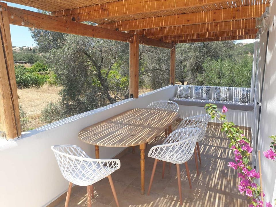 Patio, Spring, Day, Garden, View (from property/room), Seating area, Dining area, Garden view