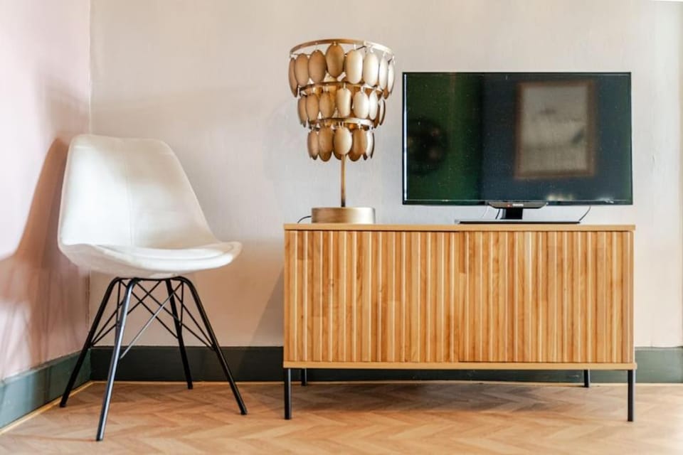TV and multimedia, Seating area