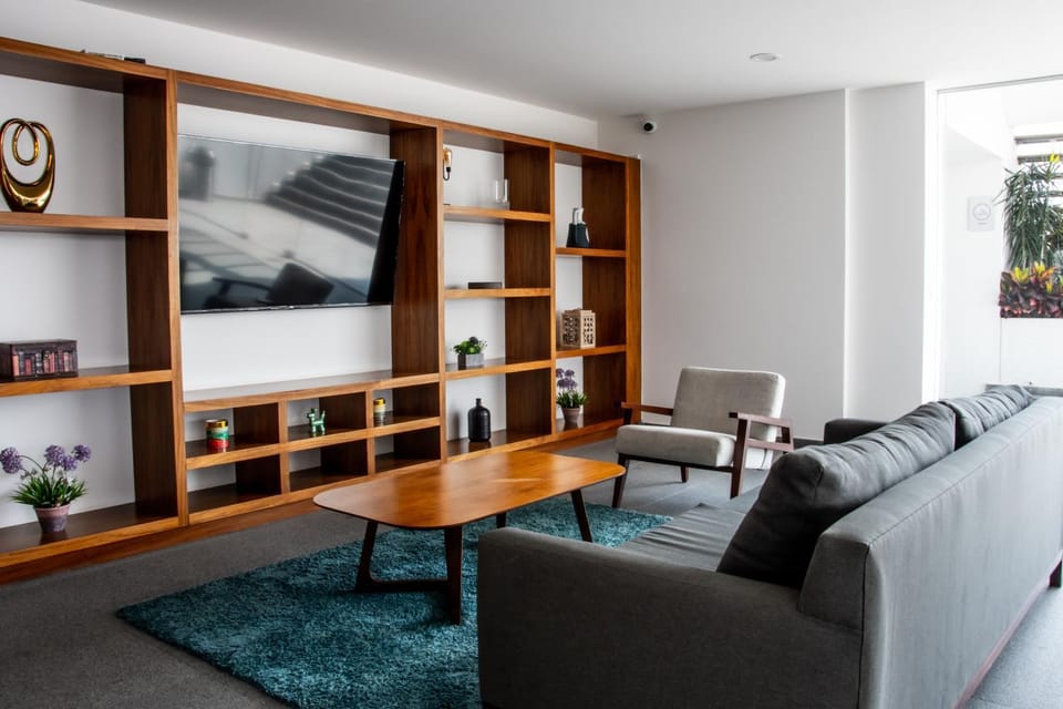 Communal lounge/ TV room, TV and multimedia