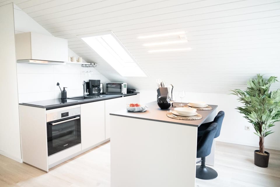 Coffee/tea facilities, Kitchen or kitchenette, Dining area, dishwasher, minibar, oven, pet friendly, stove, toaster