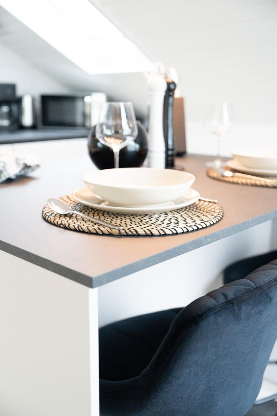Coffee/tea facilities, Kitchen or kitchenette, Dining area, minibar
