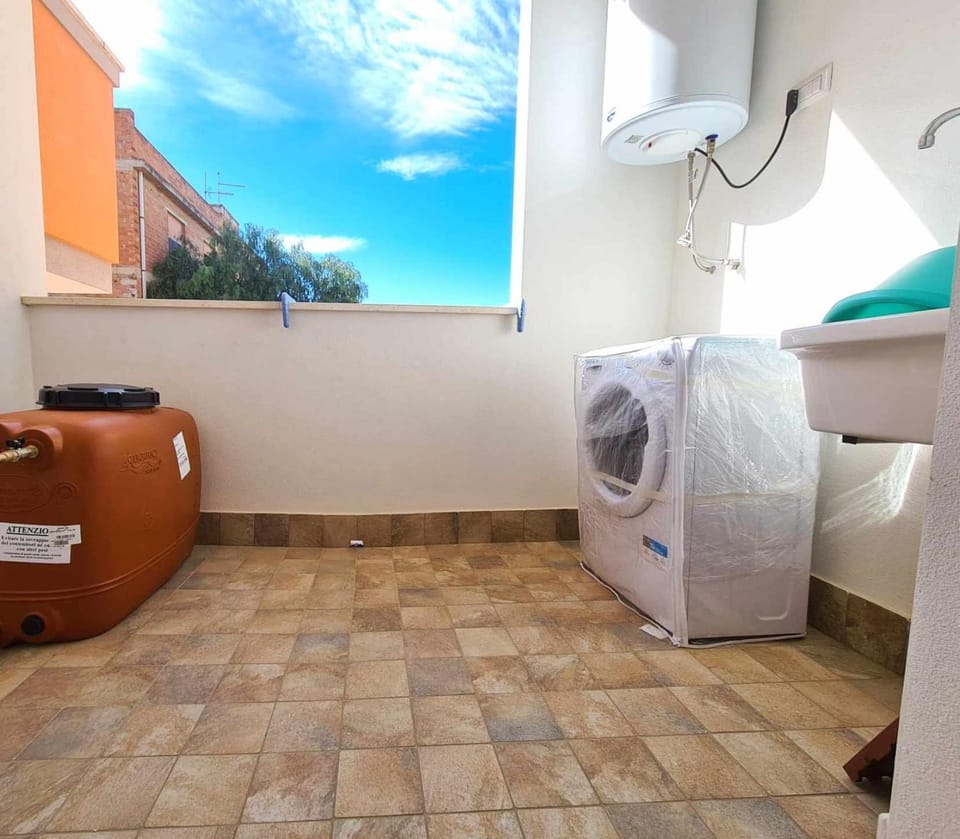Balcony/Terrace, washing machine