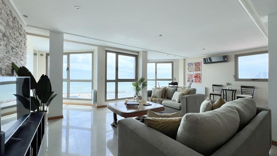 TV and multimedia, Living room, Dining area, Sea view