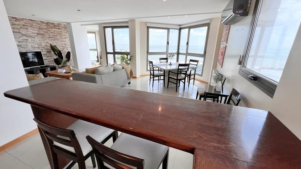 TV and multimedia, Kitchen or kitchenette, Living room, Dining area, Sea view