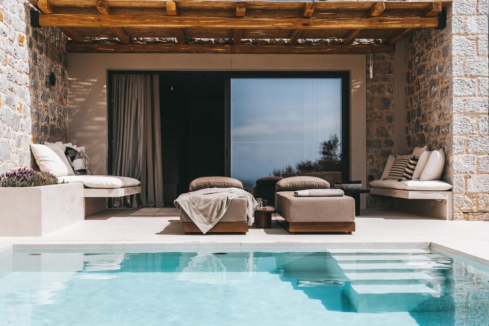 Seating area, Swimming pool, sunbed