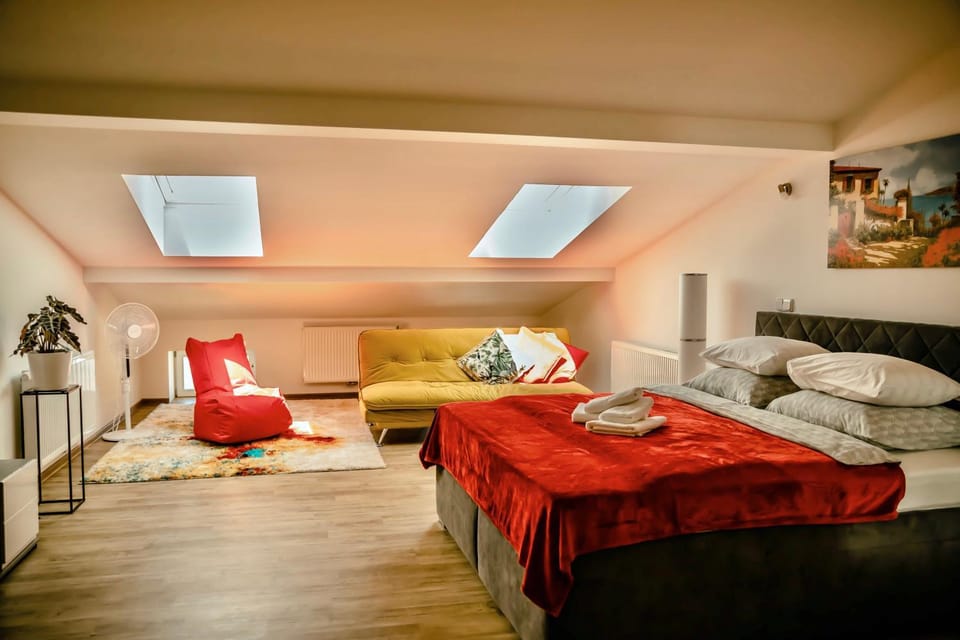 Bed, Seating area, Bedroom, towels
