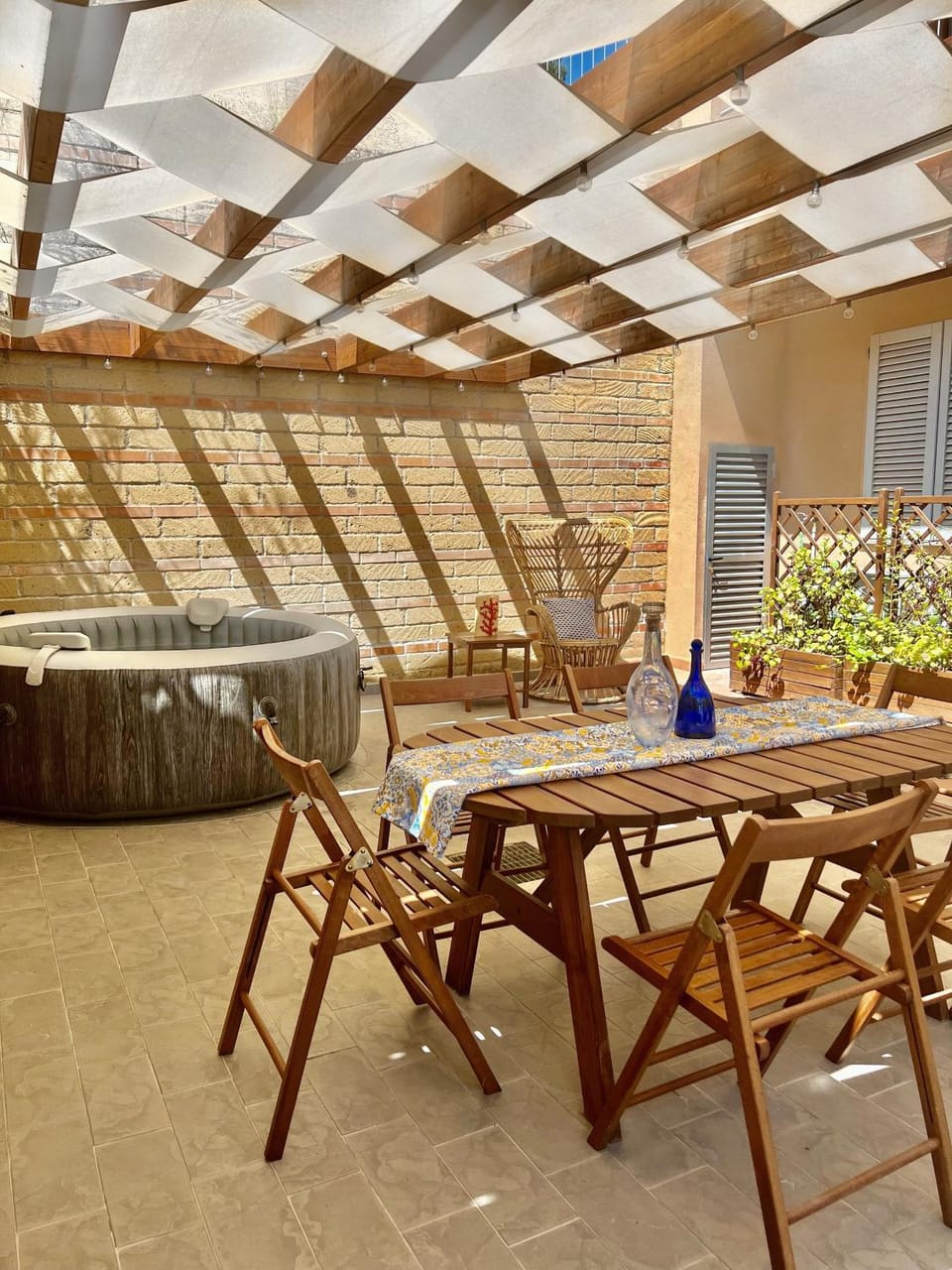 Property building, Patio, Hot Tub, Hot Tub, Balcony/Terrace, Balcony/Terrace, Banquet/Function facilities, Seating area, Dining area, Swimming pool, Swimming pool, Dinner, Dinner, Open Air Bath, Open Air Bath, hair dresser