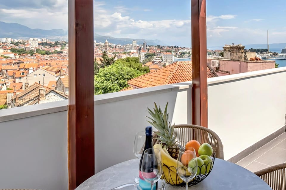Balcony/Terrace, City view, Sea view