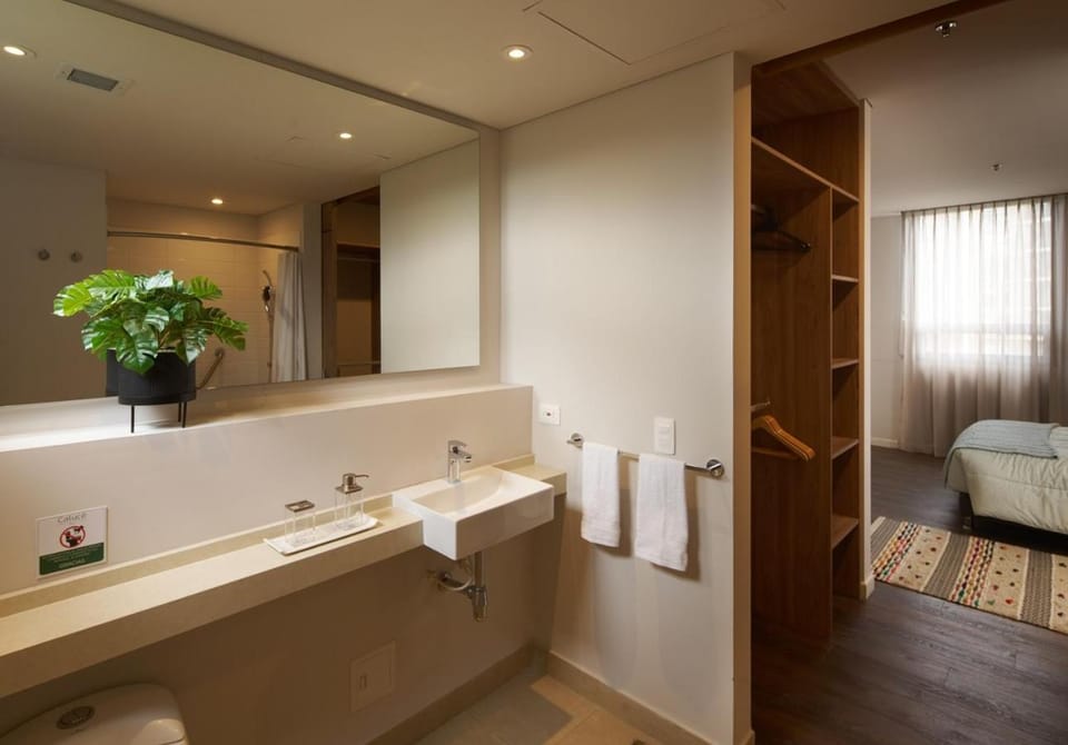 Bathroom, Bath, towels