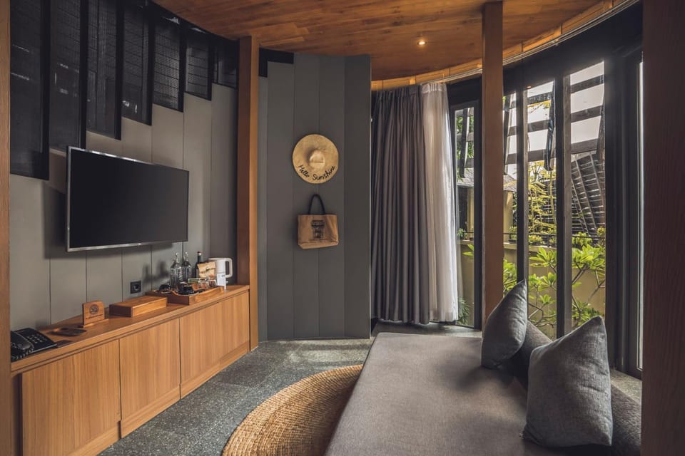 Living room, Bedroom