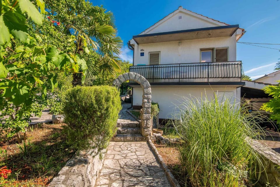 Property building, Summer, Garden
