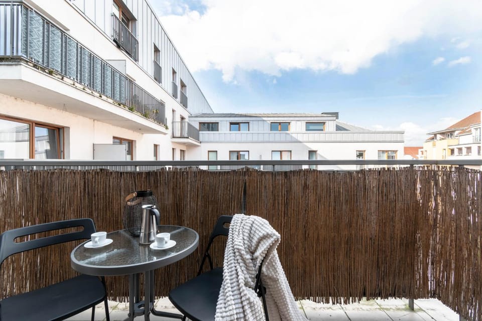 View (from property/room), Balcony/Terrace