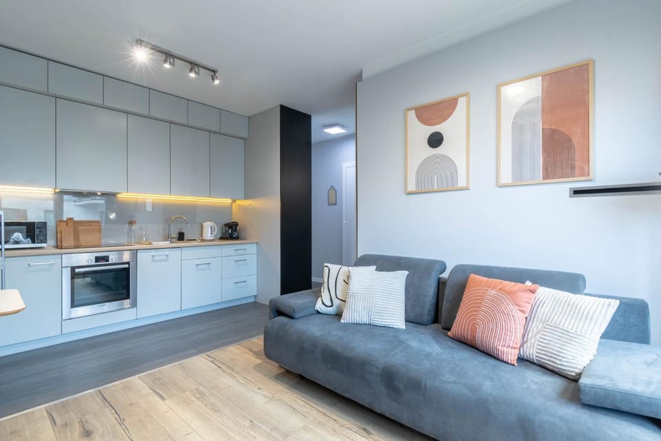 Kitchen or kitchenette, minibar, stove