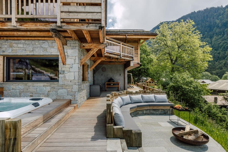 Hot Tub, Balcony/Terrace, Mountain view, flat iron, sunbed