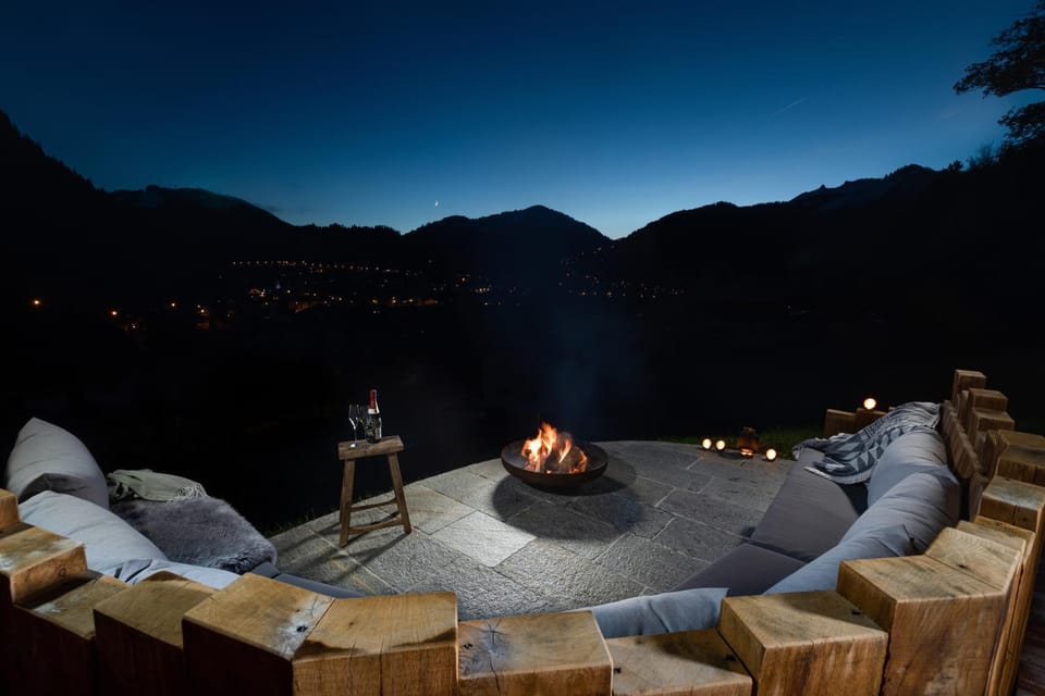 Natural landscape, Seating area, Mountain view, flat iron