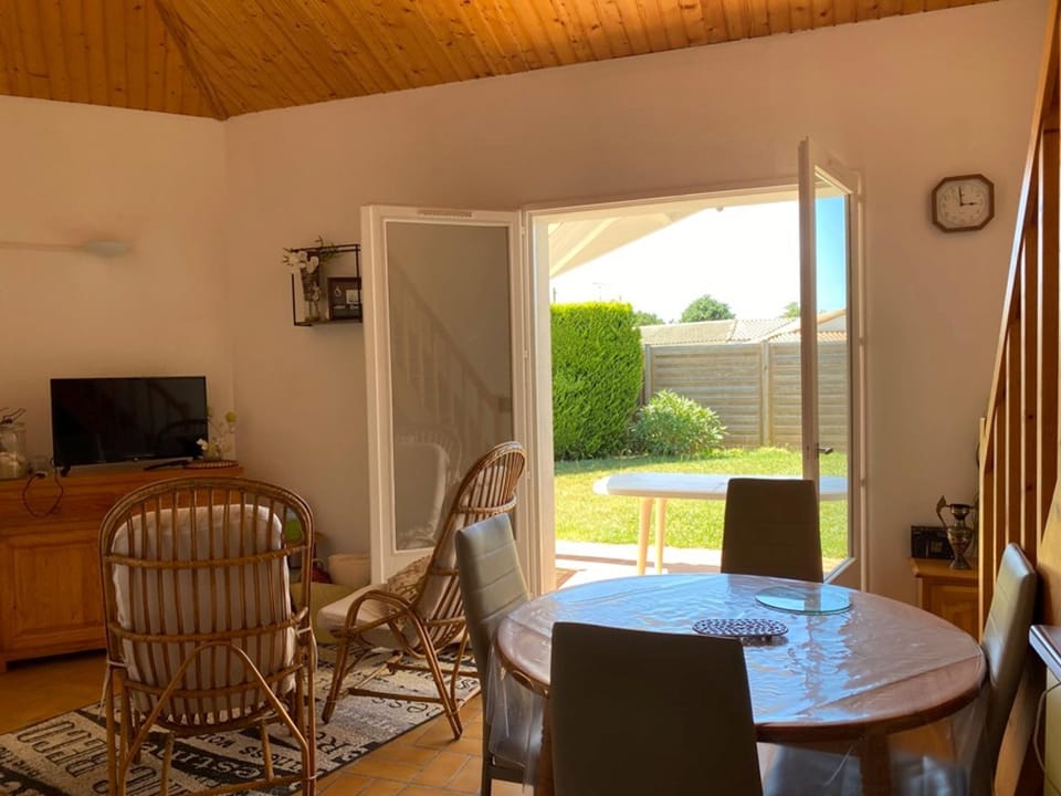 Maison 4 pers avec piscine à 800m de la plage - FR-1-336-134 House in Pays de la Loire