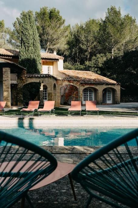Property building, Day, Pool view, Swimming pool