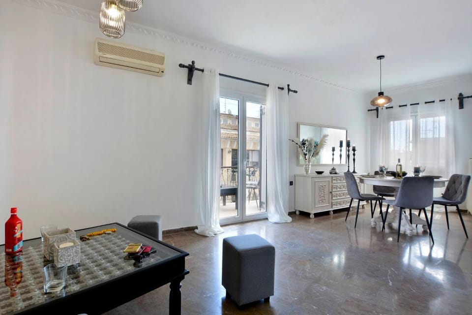 Living room, Dining area, air conditioner