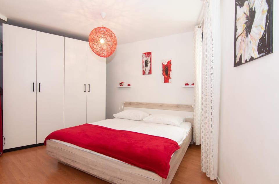 Bed, Photo of the whole room, Bedroom, wardrobe